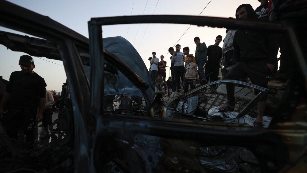 Gaza hospital says clashes, Israeli strikes kill 10